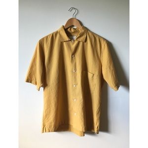 Short sleeve button up